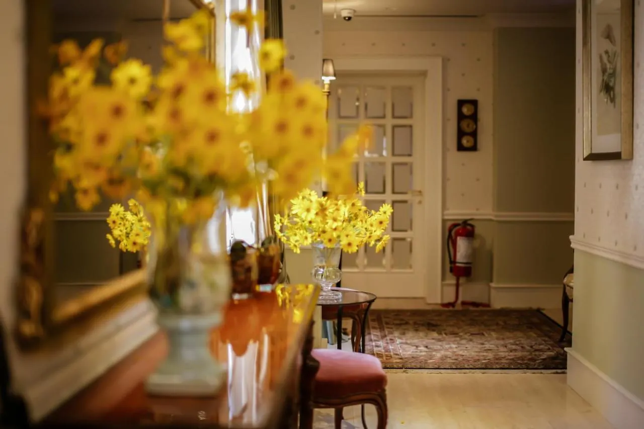 Ebel Boutique Hotel Тирана