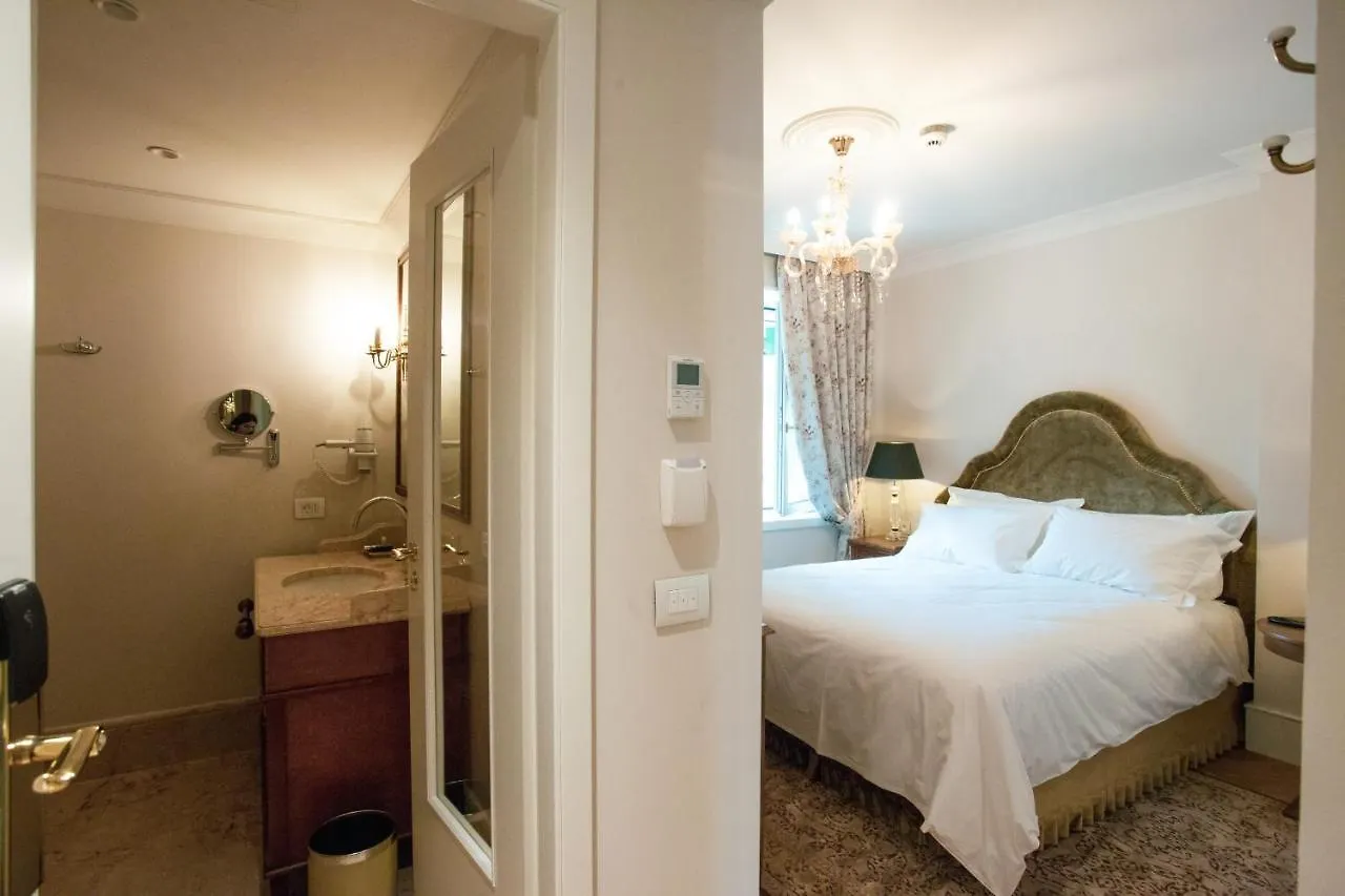Ebel Boutique Hotel Tirana