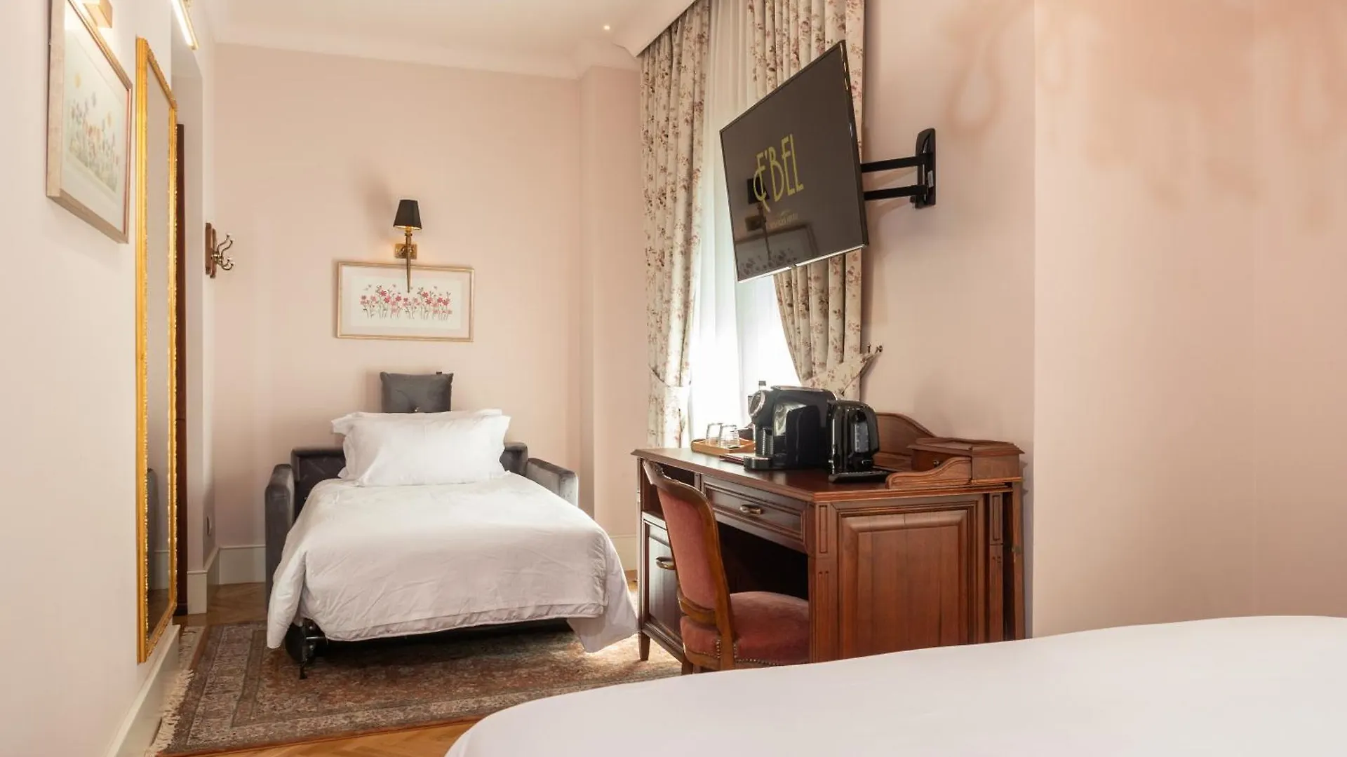 Ebel Boutique Hotel Тирана