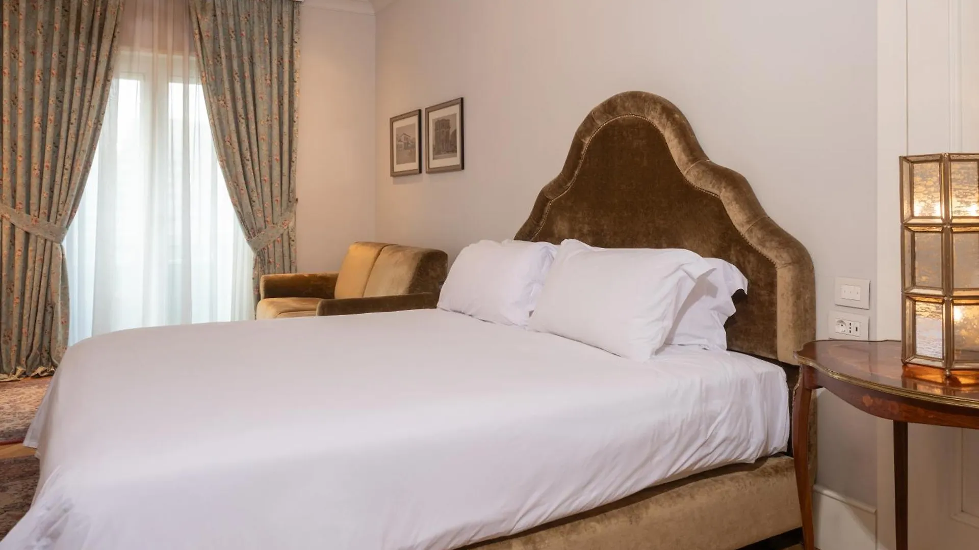 Ebel Boutique Hotel Тирана Албания