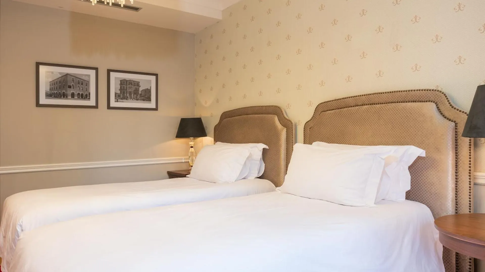 Ebel Boutique Hotel Тирана
