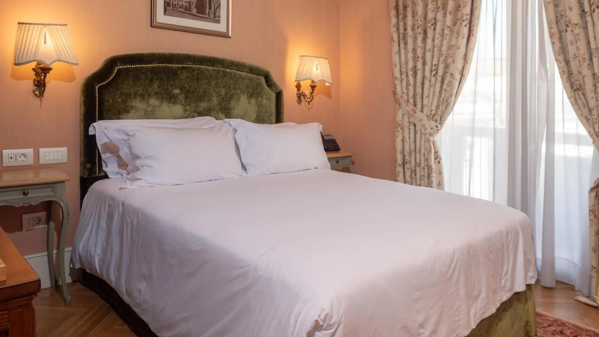 Ebel Boutique Hotel Тирана