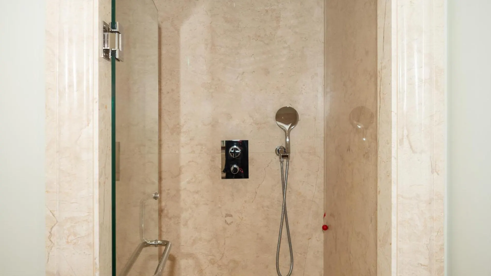 Ebel Boutique Hotel Tirana