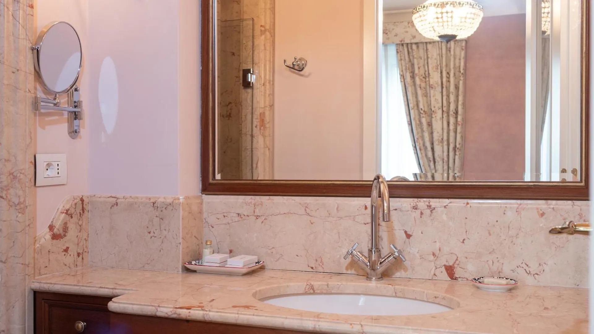 ****  Ebel Boutique Hotel Tirana Albania