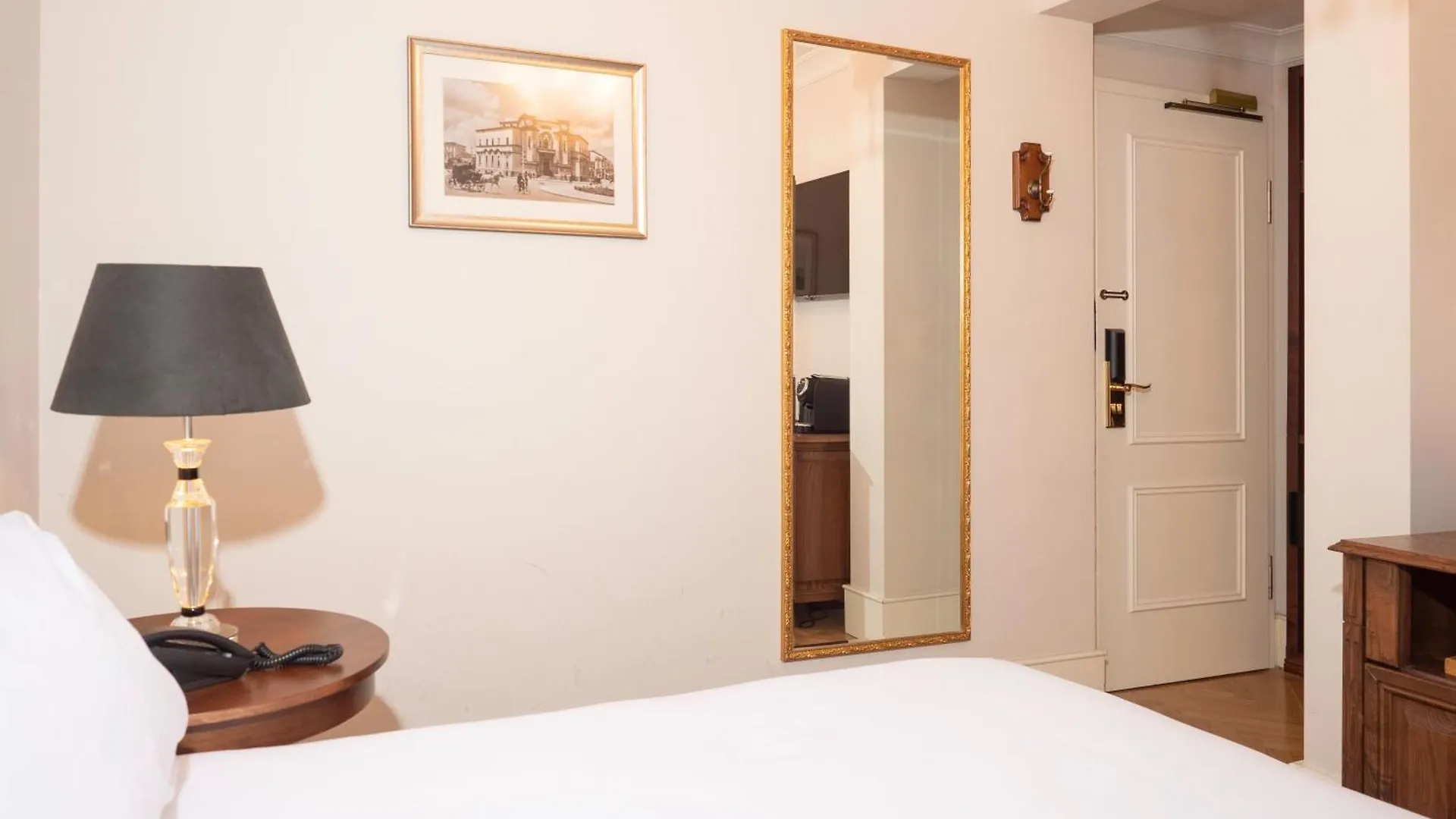 Ebel Boutique Hotel Tirana Albania